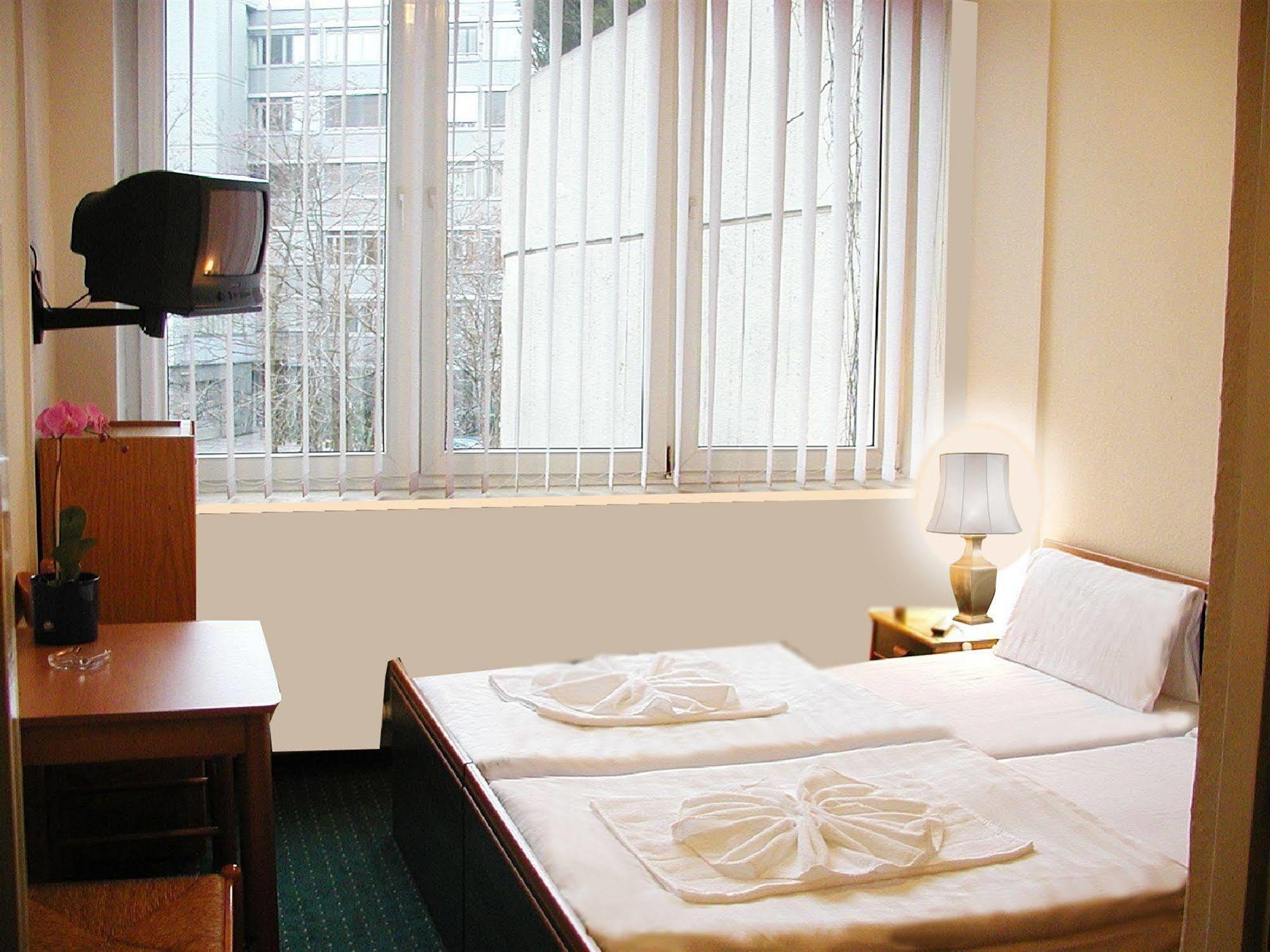 City Hotel Ansbach Am Kadewe Berlin Dış mekan fotoğraf
