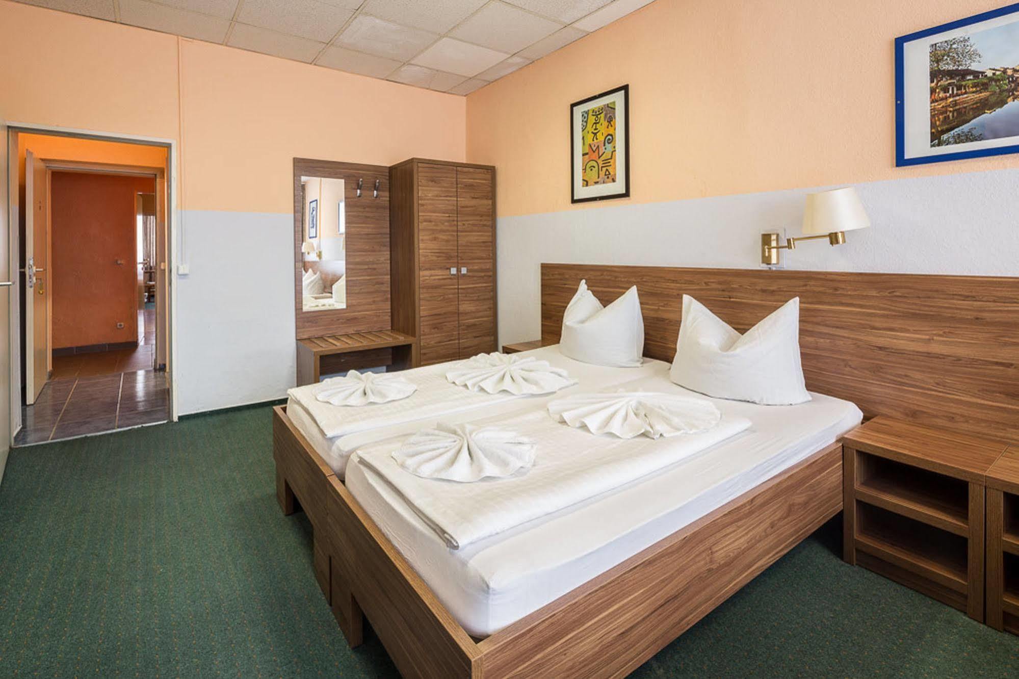 City Hotel Ansbach Am Kadewe Berlin Dış mekan fotoğraf