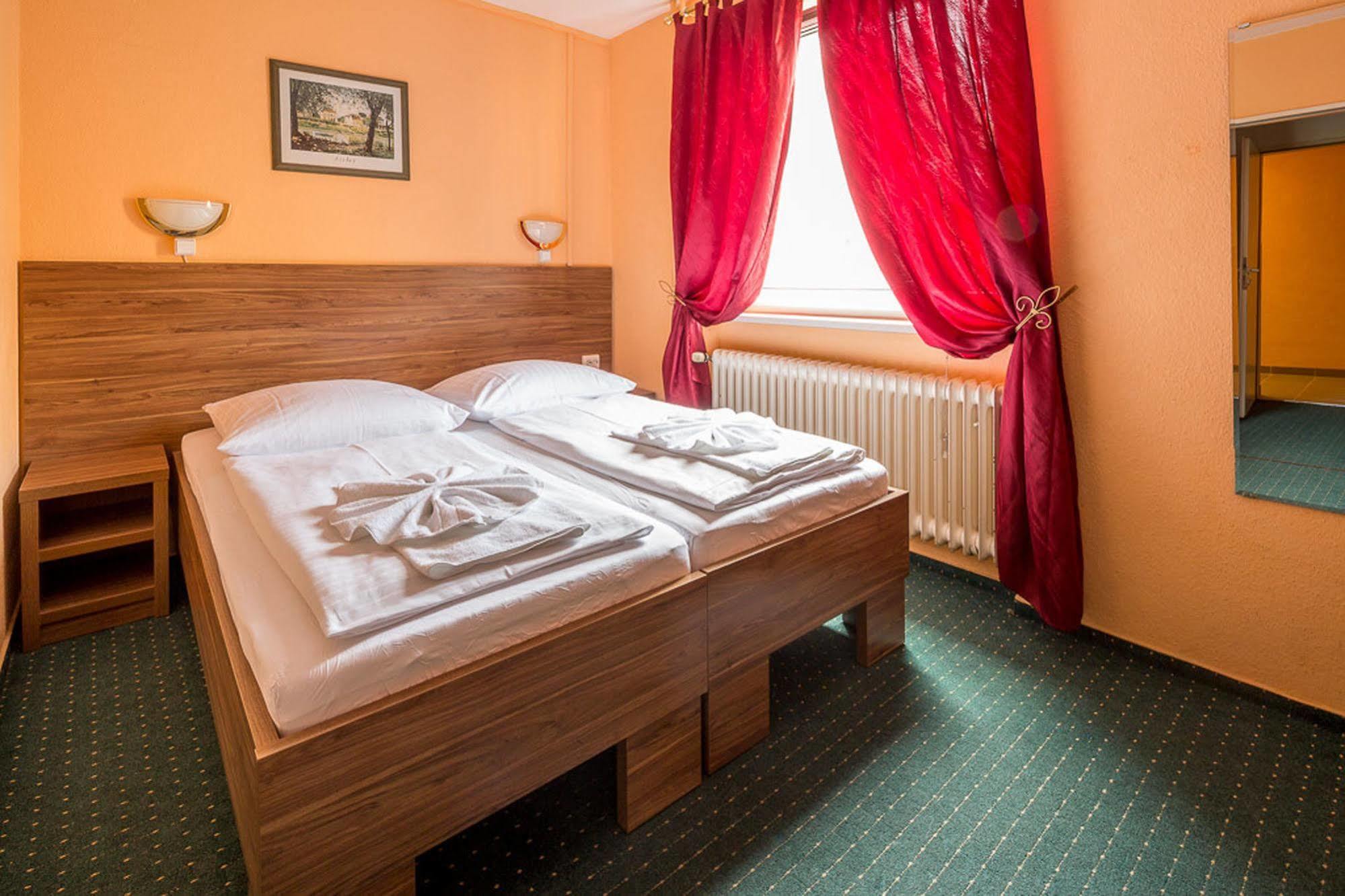 City Hotel Ansbach Am Kadewe Berlin Dış mekan fotoğraf