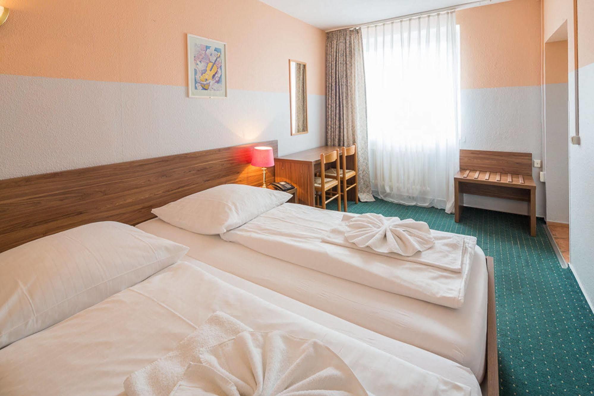 City Hotel Ansbach Am Kadewe Berlin Dış mekan fotoğraf